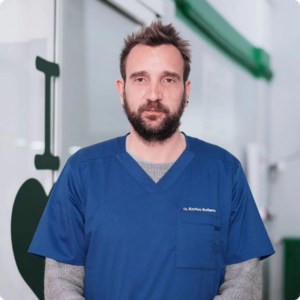 Dott. Enrico Bottero Dott. Enrico Bottero Medico Veterinario della Clinica Veterinaria Città di Catania